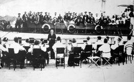 Концерт на пристани в Петрозаводске. 1936. Художественный руководитель и дирижер – Виктор Гудков