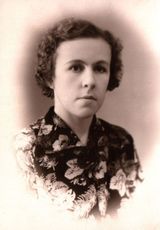 Артистка хора и солистка Евгения Юнина. На гастролях в Кисловодске, 1956